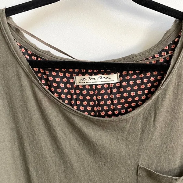 Free People We The Free Jade Top‎ Women Medium Army Boho Paisley Mixed Media Tee - Image 5
