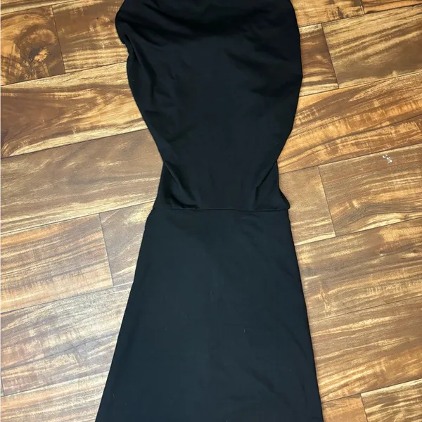 Elegant Black Mini Dress - Image 2