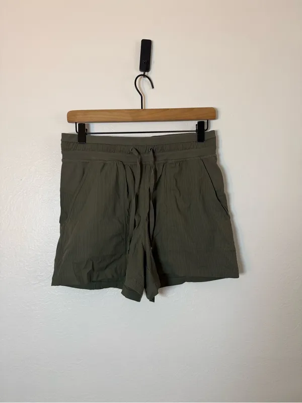 Lululemon‎ Dance Studio High-Rise Short 3.5" Army Green - Image 2