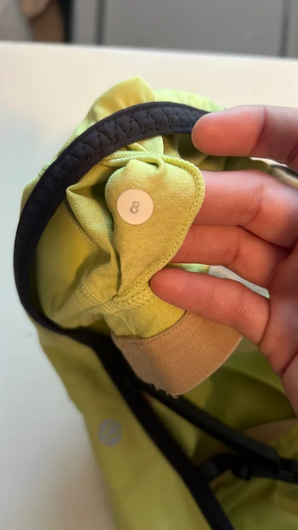 Lululemon Sports Bra 8 - Image 4