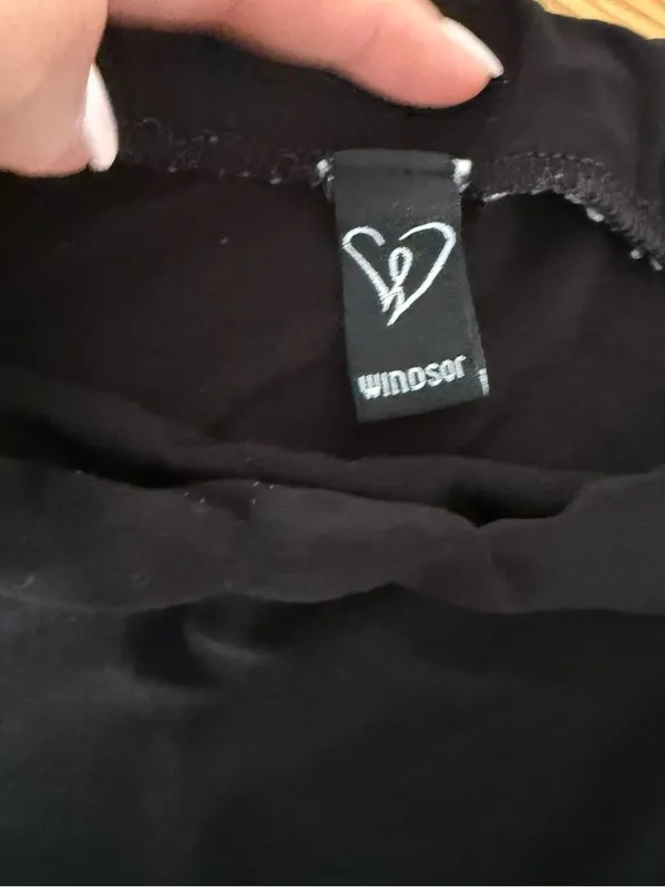 Windsor black mini skirt. Size XS. - Image 4