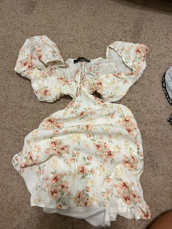 Cut out floral summer dress - Image 3