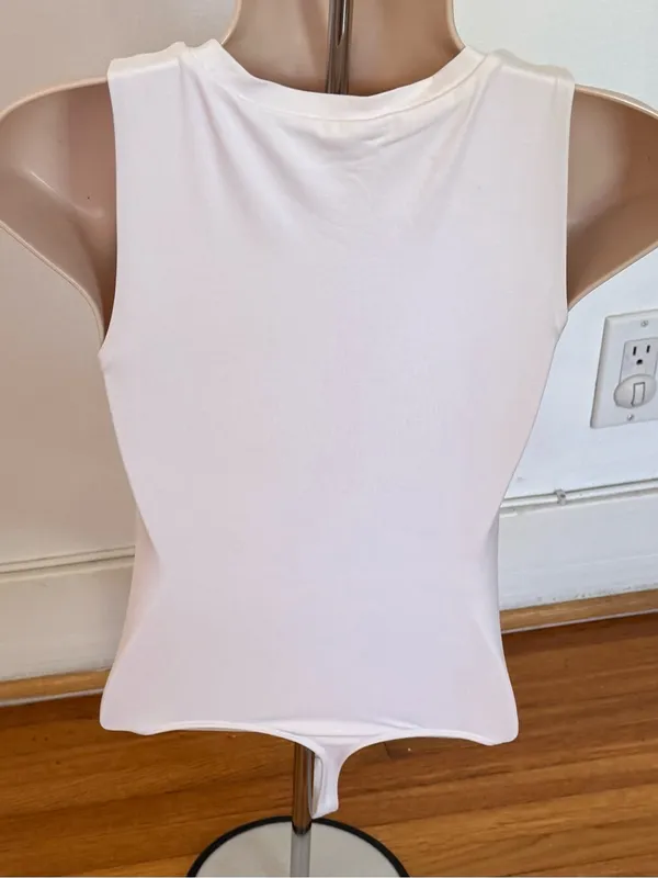 Aritzia Babaton Contour Muscle White bodysuit, size XS minimalist quiet luxury - Image 6