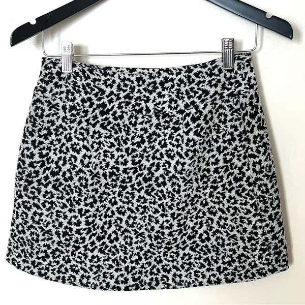 Abercrombie & Fitch Leopard Print Skirt Size‎ 2 EUC - Image 2