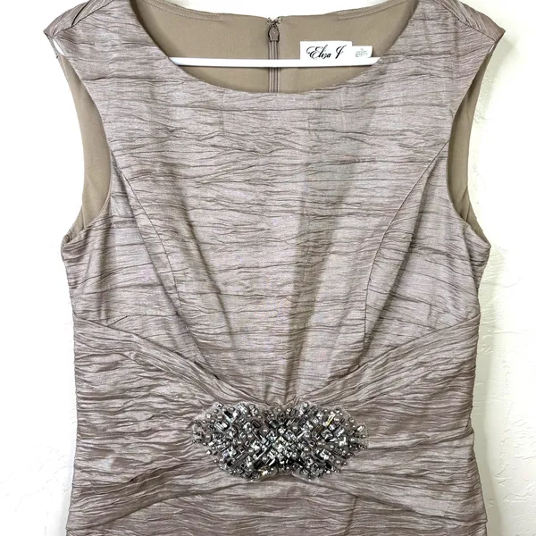 Eliza J Brown Textured Sleeveless Embellished Sheath Classic Cocktail Dress - Image 4
