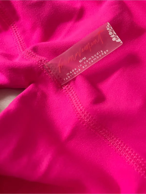 Free People NWT V-Neck Crop Top Hot Pink Size M - Image 7