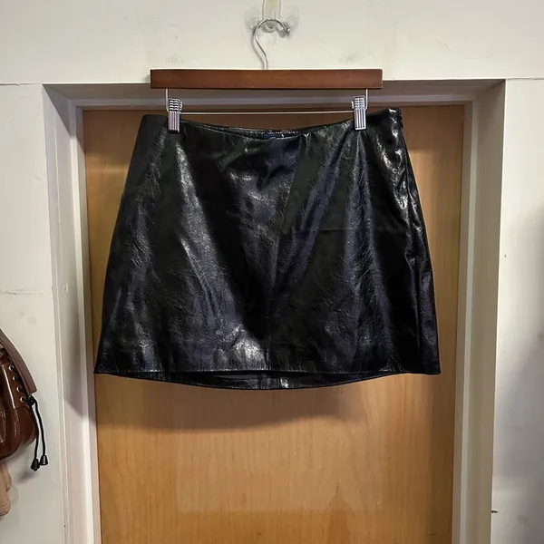 Scoop Faux Leather Black Mini Skirt with Lining - size 14 - Image 2