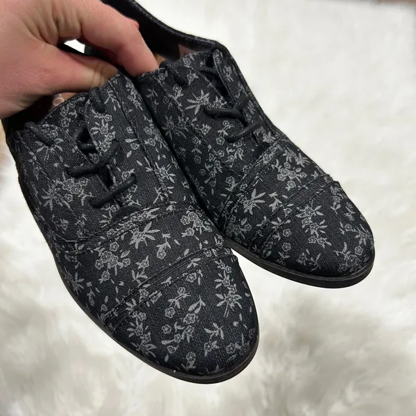 TOMS Women's Black Floral Print Oxford Flats‎ Shoes Size 5.5 - Image 7