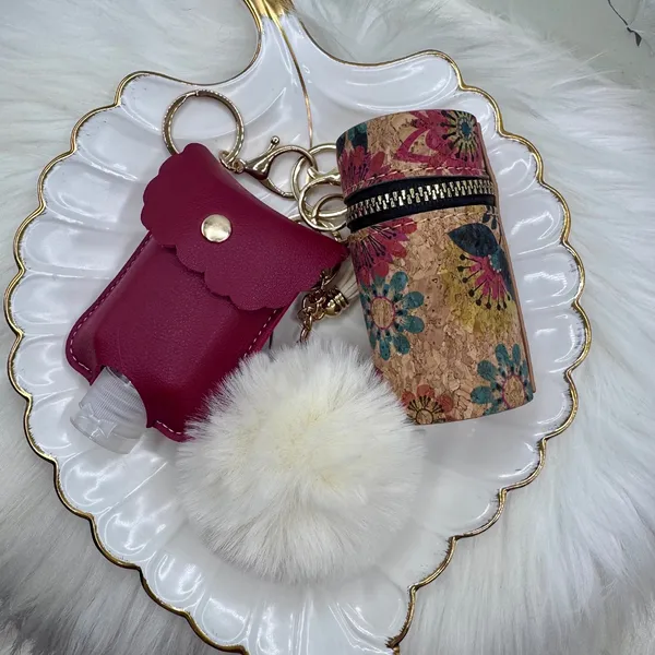 Vintage Floral Patterned Women's Coin Purse or Bag Charm Accessory - Image 6