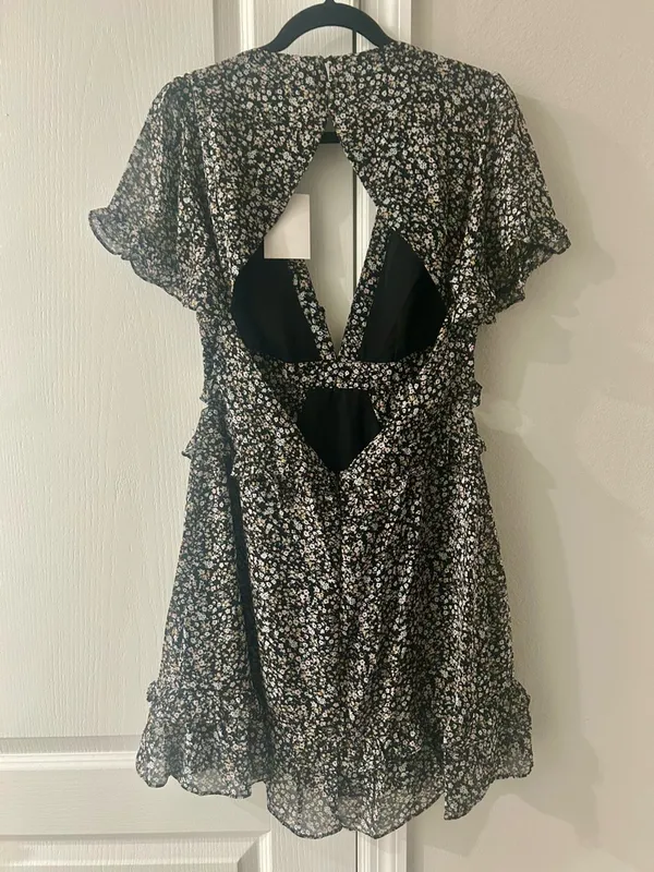 Vine Tree Black Floral Ruffle Cut out Dress Size Large - Image 4
