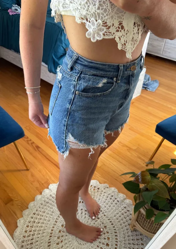 American Eagle Jean Shorts High-Rise Distressed - Image 2