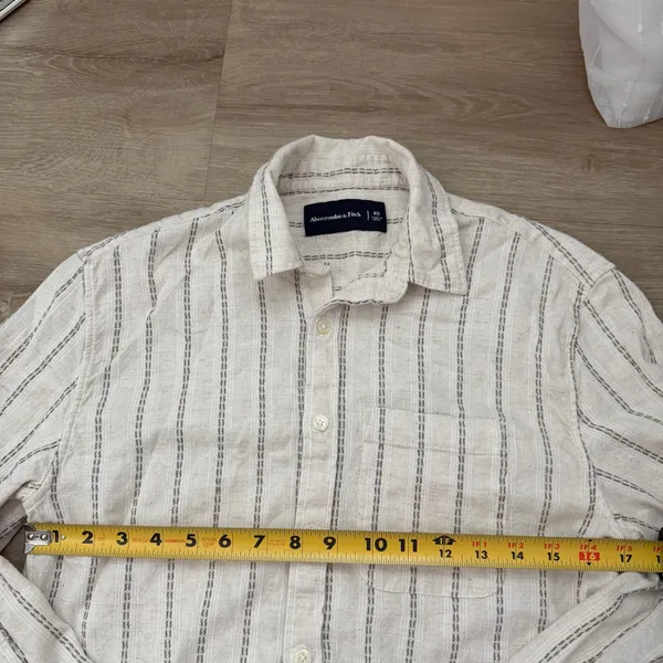 Abercrombie and Fitch Linen Stripes Button Down Shirt - Image 3