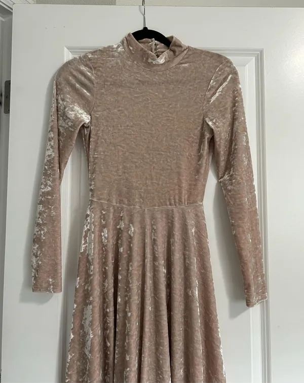 Stunning Velvet A-line Midi Dress Size Small - Image 3