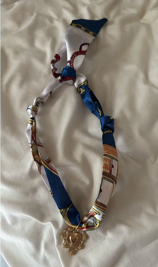 Silk scarf charm necklace Blue - Image 2