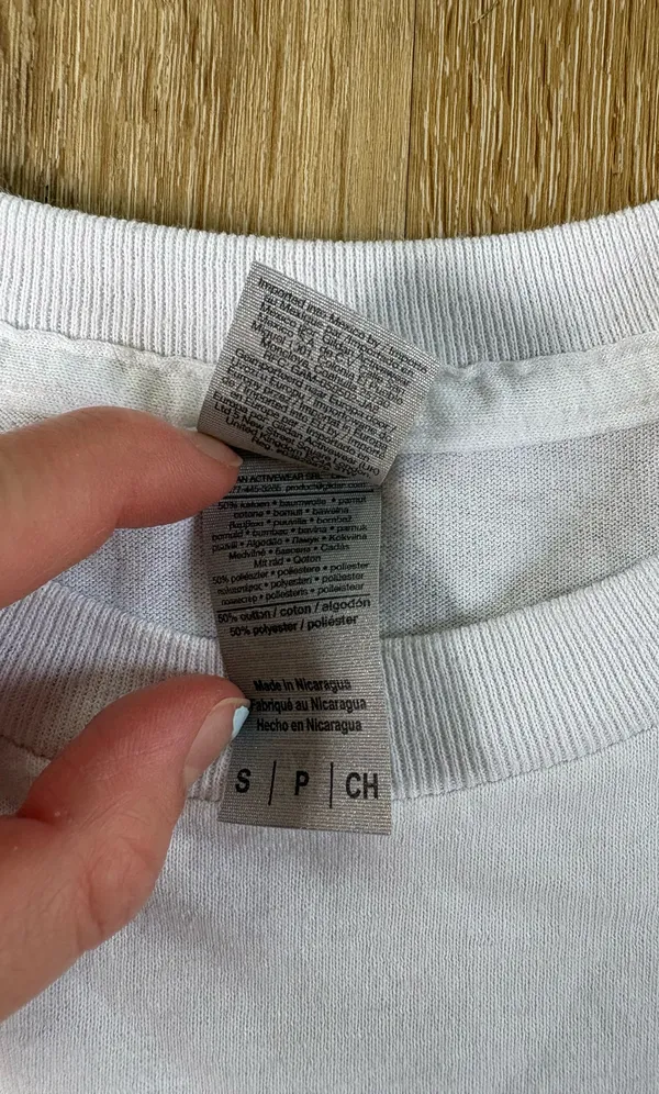 Gildan Only Good Vibes Graphic Tee - Image 4