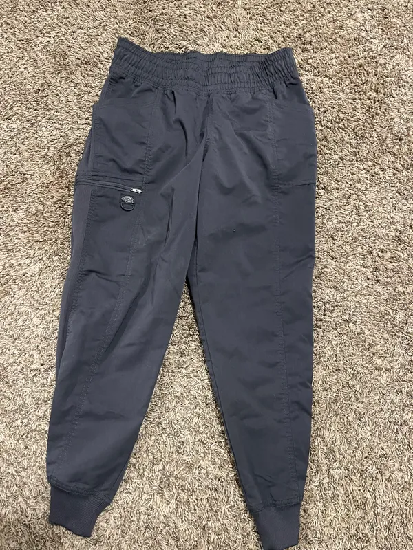 Dickies Scrub Set - Image 3