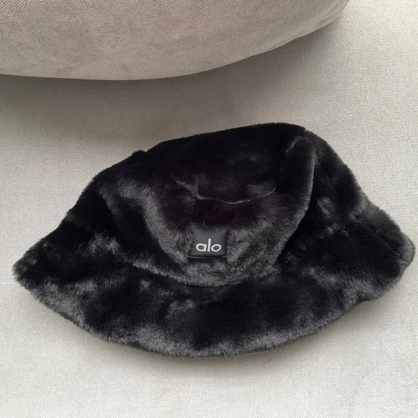 Alo Yoga Faux Fur Bucket Hat Black M/L - Image 2