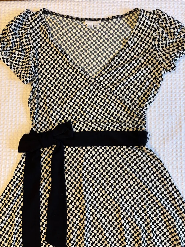 London Times Size 8 Black White Printed Midi Wrap V-Neck Fit & Flare Dress Belt - Image 3