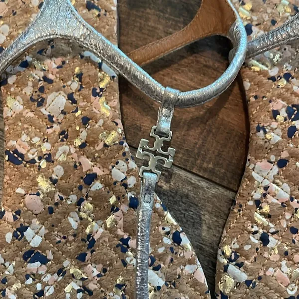 Tory Burch Silver Quilted Marion T-strap sandals - Image 4