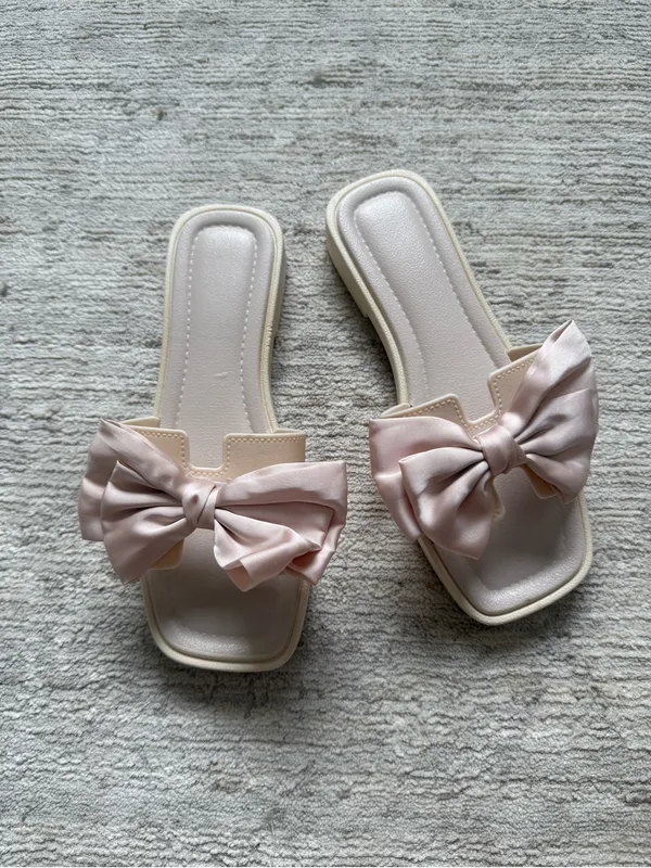 Bow Slide Sandals in Light Pink (Size 38/39 Euro) - Image 2