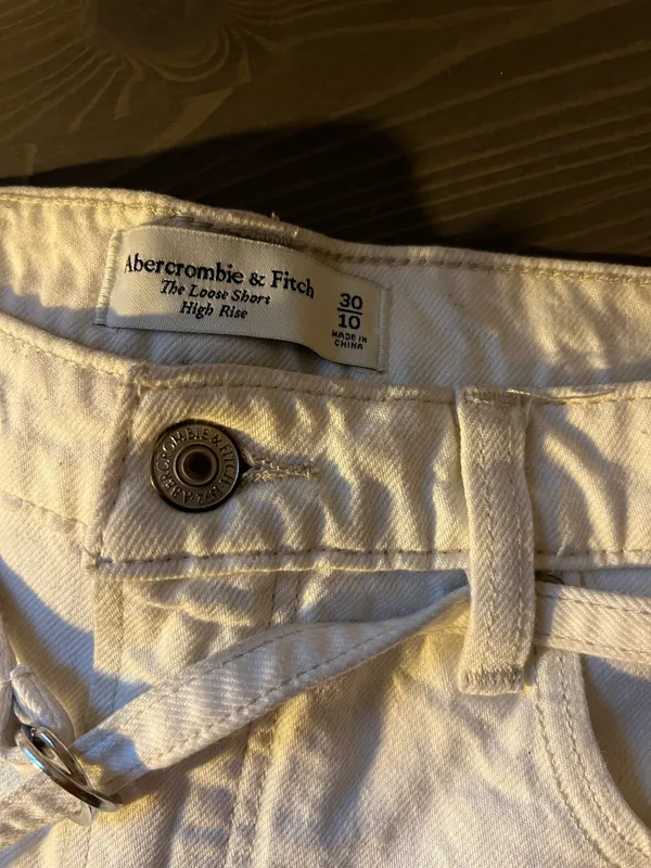 Abercrombie High Rise Loose Denim Short - Image 4