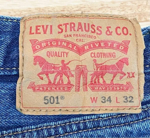 LEVI’S 501 Button Fly Denim Cut-off Shorts Size 34 - Image 9