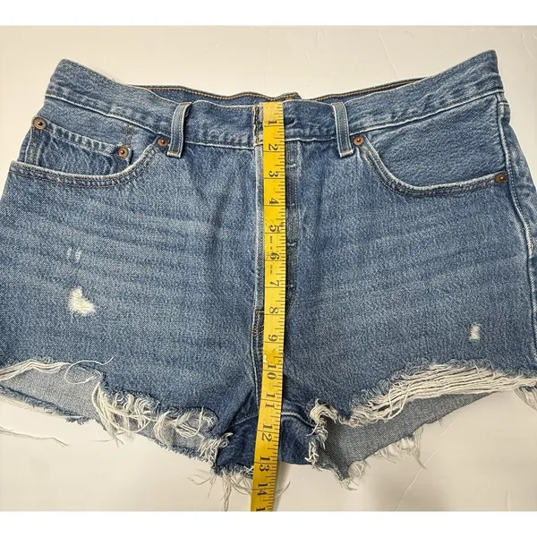 Levi's‎ 501 Original Womens Denim Short Distressed Raw Edge Blue Jean Size W33 - Image 2