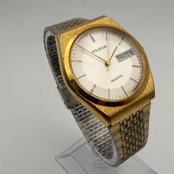 Vintage Advance Quartz Day-Date Men's Wristwatch - 80s/90s Working New Battery - Image 2