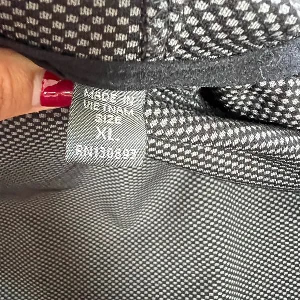 New Balance women’s.‎ Black and Gray Patterned Jacket Size XL - Image 3