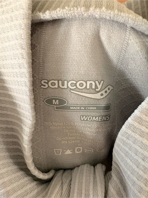 Saucony grey seamless pullover top L - Image 3