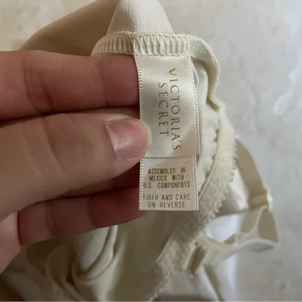 Victoria's Secret VINTAGE 34A SHAPEWEAR - Image 4