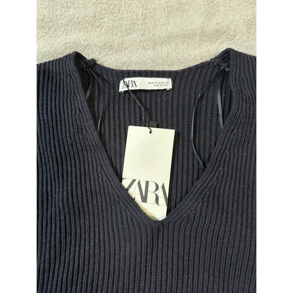 NWT Zara Women Size Medium Navy Blue‎ V-Neck Sweater Quarter Sleeve Heavy Weight - Image 2