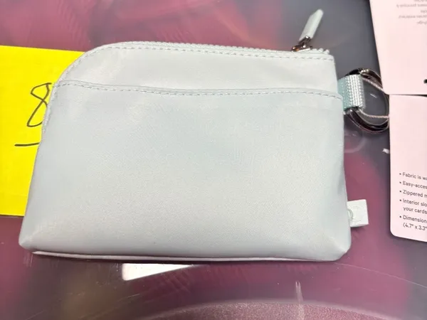 Lululemon Clippable Card Pouch New With Tags Sold Out MIBR/WHT (Mint Breeze.Whit - Image 4