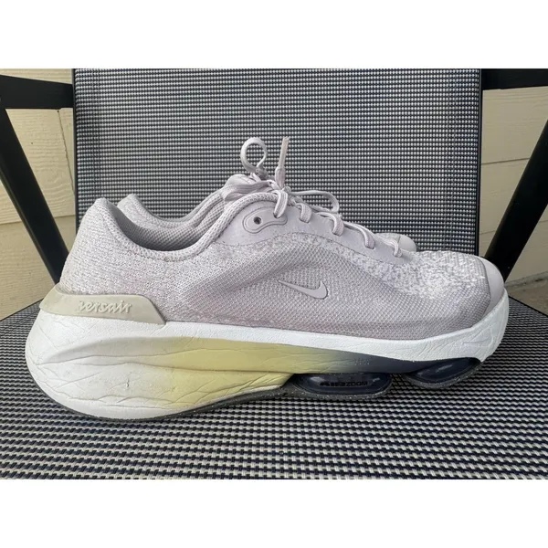 Size 8.5 - Nike Versair Platinum Violet Women running shoes - Image 5