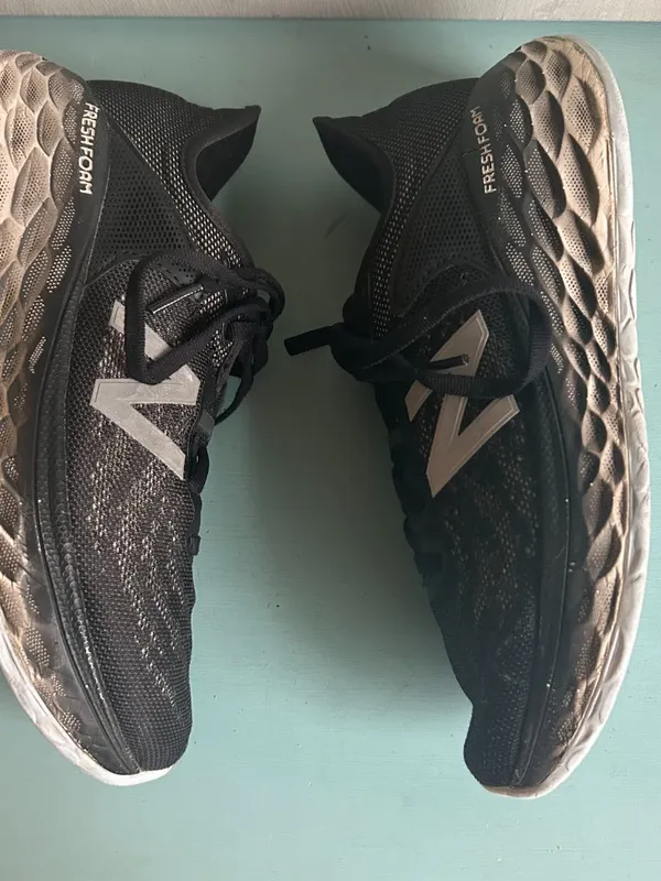 New Balance Fresh Foam More v2 Women’s Black Running Shoe Comfort Size 6.5 - Image 6