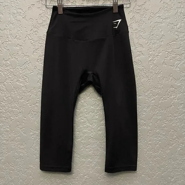 Gymshark Black Cropped Leggings - Image 9