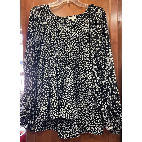 Umgee Women's Dalmation Print Balloon Ruffle SleeveTop Small - Image 5