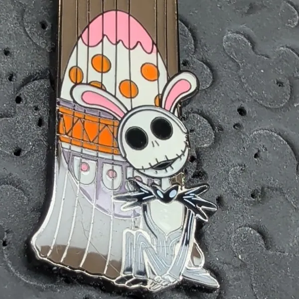 Disney Loungefly Hot Topic Nightmare Before Christmas Holiday Door Easter pin - Image 2
