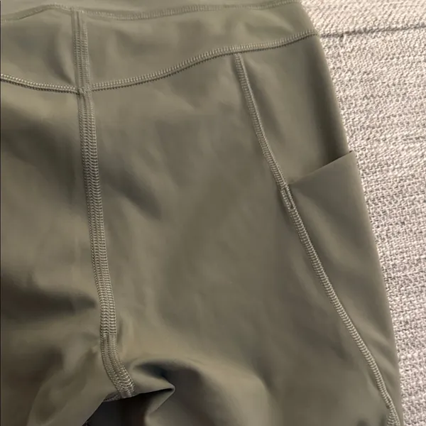 Lululemon Fast and Free Olive Green Women's Shorts 8” Light size 2 $78 - Image 11