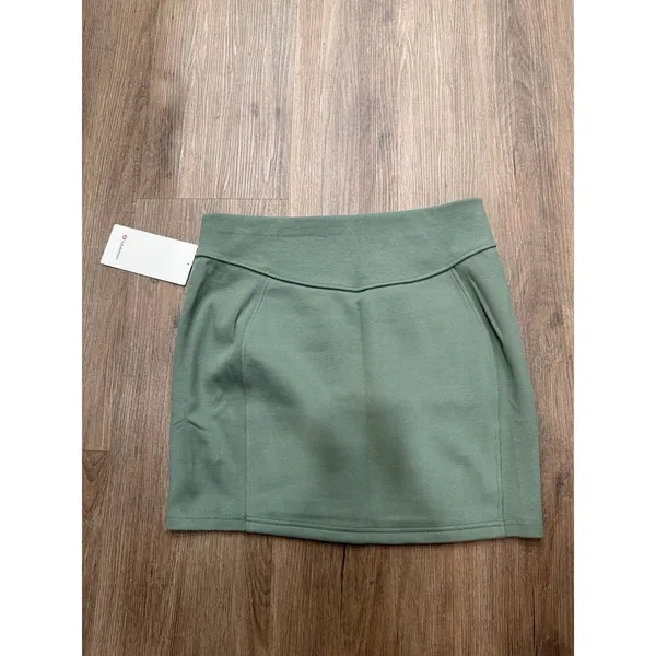 Lululemon Scuba High Rise Mini‎ Skirt NWT Size Large(GREU) - Image 3