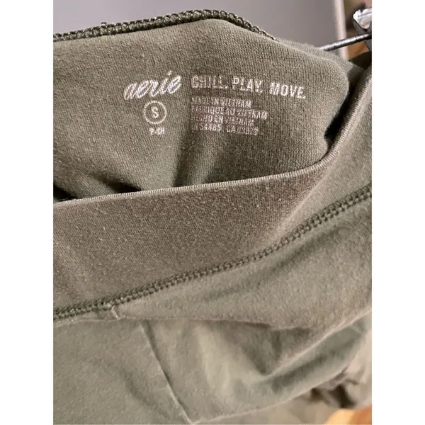 Aerie Pull On Green Leggings Size Small - Image 3
