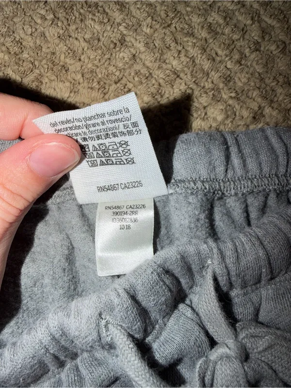 PINK Victoria's Secret Women’s Gray Fleece Jogger Sweatpants - Image 5