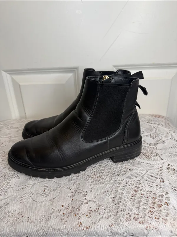 Kate Spade Black Leather Chelsea heeled Ankle Boots size 9 - Image 3