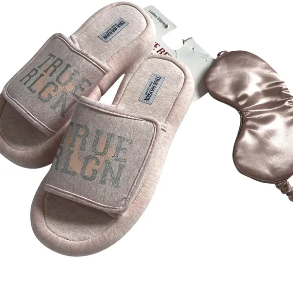 True Religion Women's Pink Plush Open Toe Slippers Large 8-9 Horseshoe Logo - Image 3