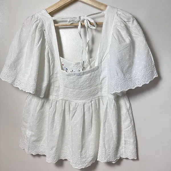 Old Navy Top Womens Med Peasant Eyelet White Blue Embroidery Boho Tie Back New - Image 3