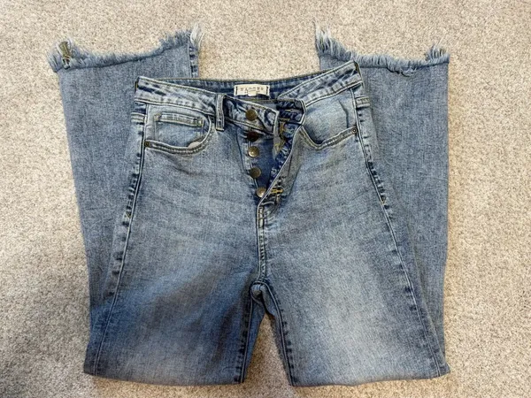 Harper Heritage Boutique Kick Crop Jeans - Image 2