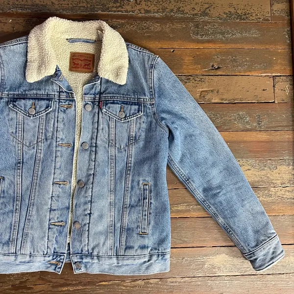 Levi's Premium Ex-Boyfriend Sherpa Lined Trucker Denim Jacket - Sz Med 🧡🎀 - Image 11