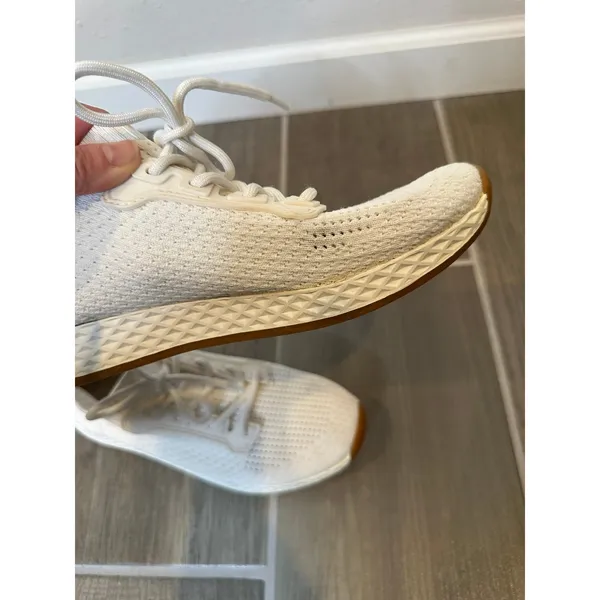 J Slides Women Sport White Knit Lace Up Sneakers Size 8M Gum Sole‎ Athleisure - Image 2