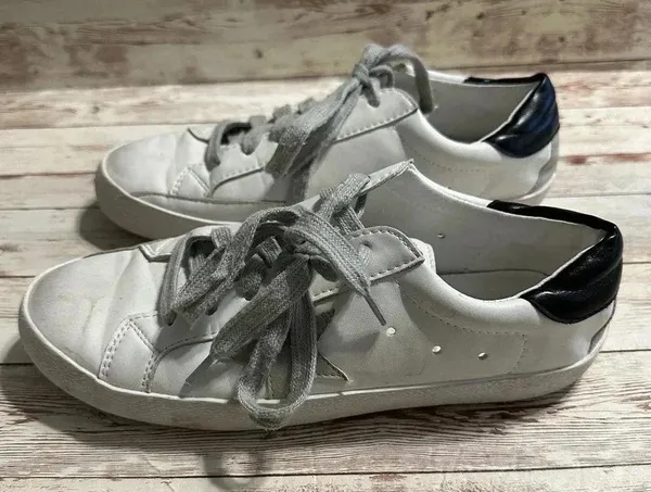 White Sneakers Size 8.5 Women's Shoes Walking Trendy - Image 8