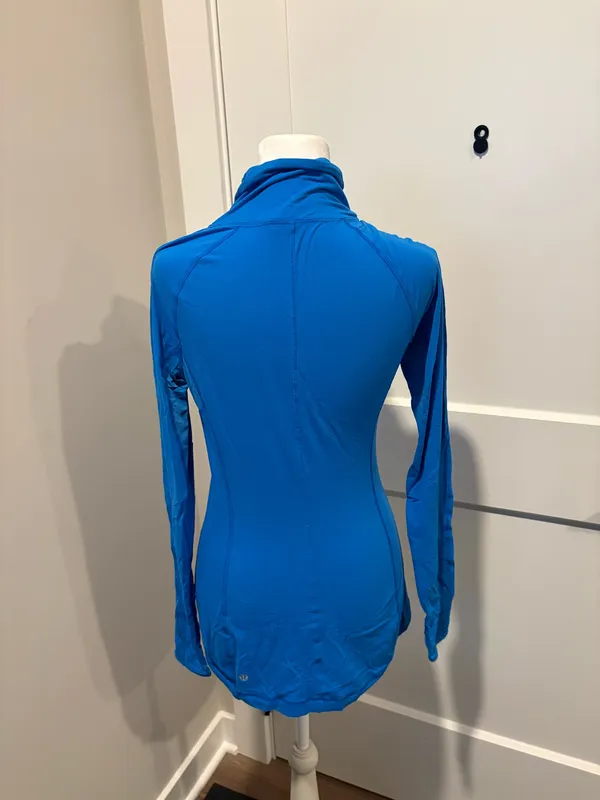 Lululemon Blue Long Sleeve Mock Neck Pullover Size 6 Thumbholes Mesh Panels - Image 2